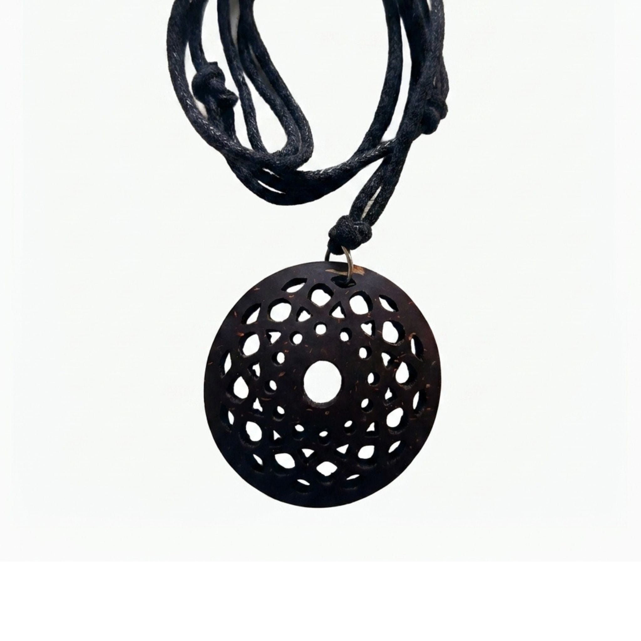 Verkko Pendant Necklace – Coconut Shell Lattice Circle Pendant