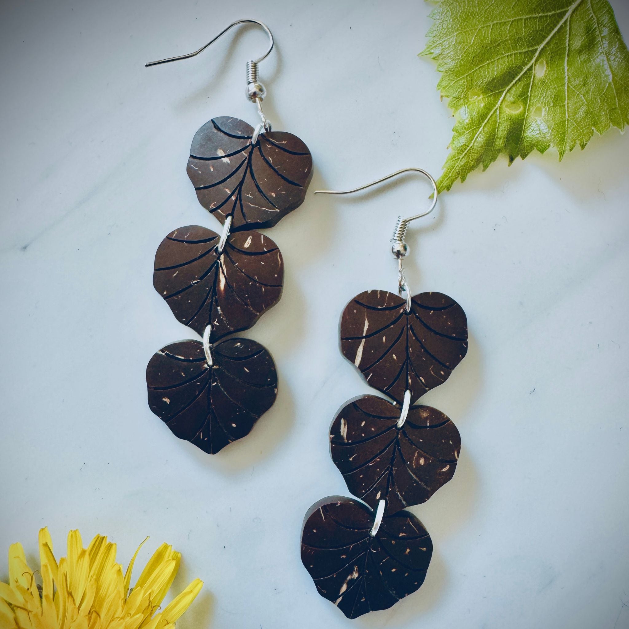 Sydänlehti Chain Earrings – Coconut Shell Heart Leaf Dangles