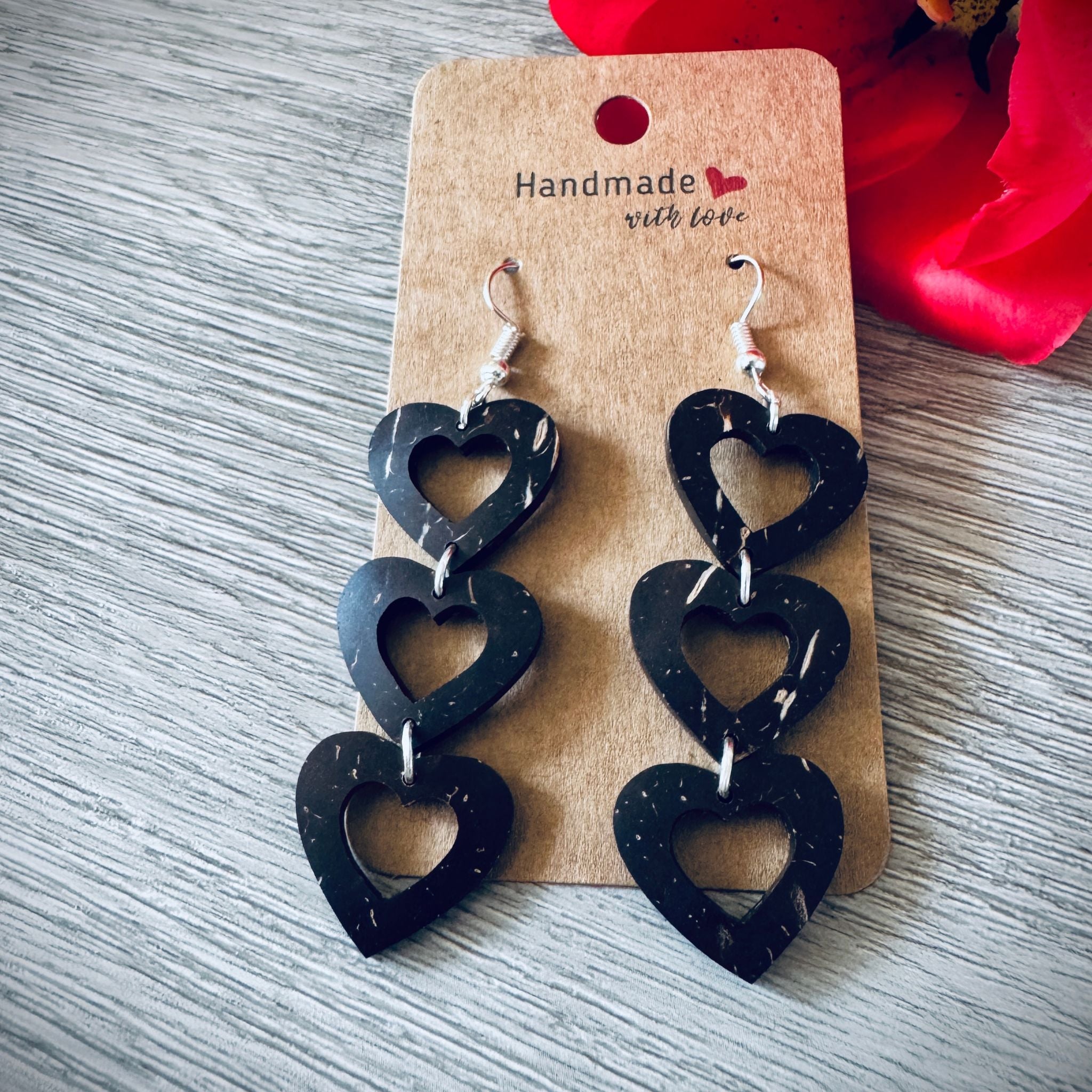 Sydänketju Earrings – Coconut Shell Triple Open Heart Dangles